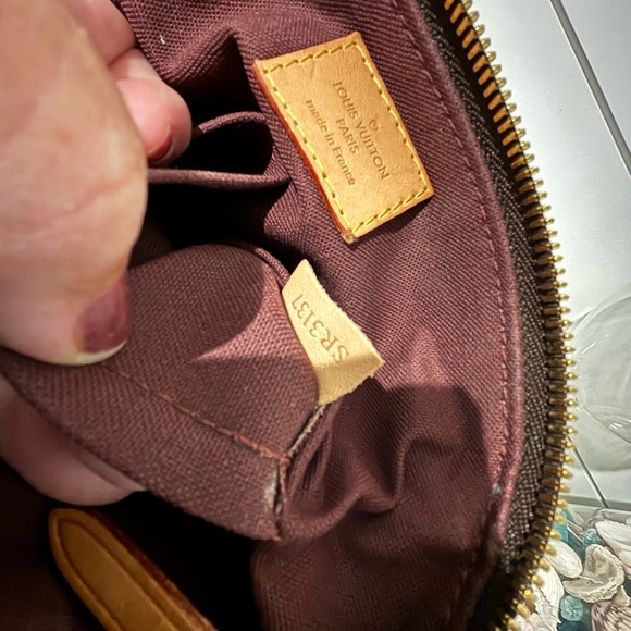 Louis Vuitton Brown Monogram Handbag - Picture 5 of 9